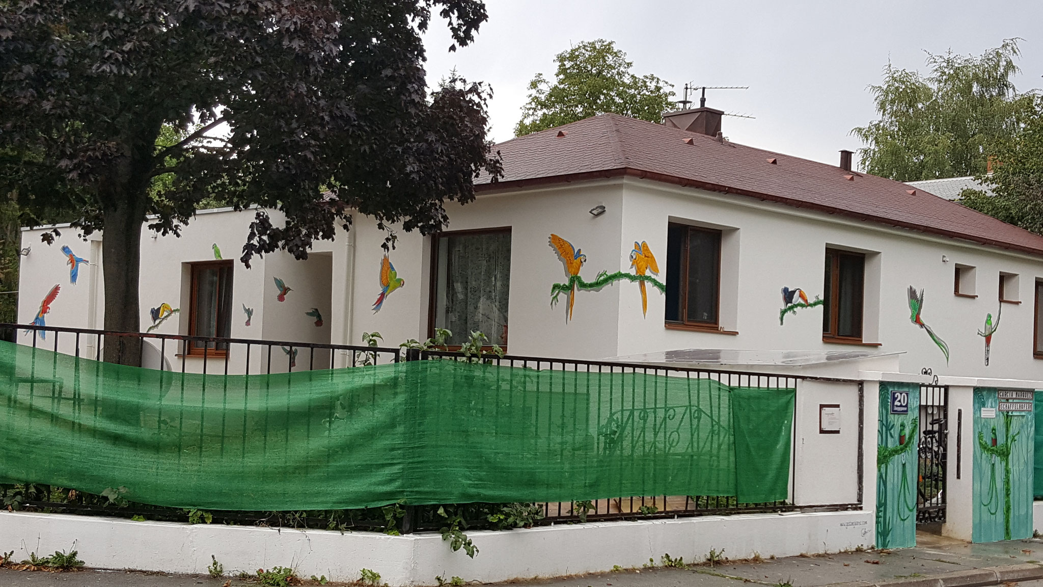 Casa de los Pajaros, Acrylic on facade, Private - 1230 Vienna